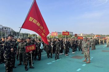 青春不惧骄阳，磨砺铸就成长 ｜ 2025新生徒步拉练纪实