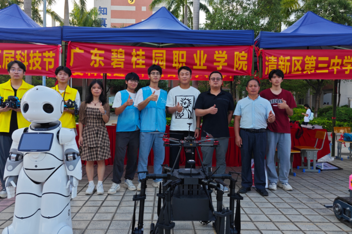 建筑机器人、无人机走进中学科技节——智能建造与设计学院开展沉浸式科普行动