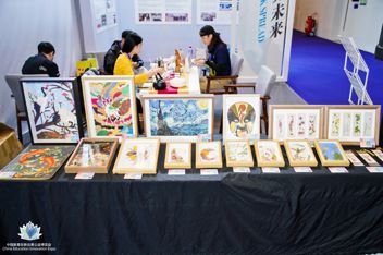 压花出圈，茶艺飘香！碧职院教博会展位引数千人围观