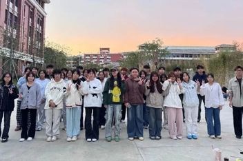 “井上添花”美化校园绘画主题活动顺利开展